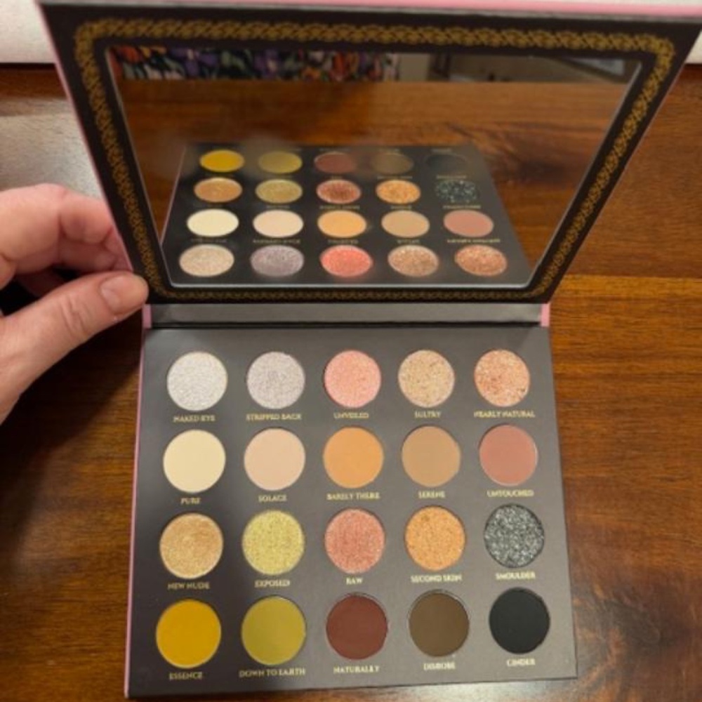 Glaminatrix Cosmetics Nearly Natural Eyeshadow Palette